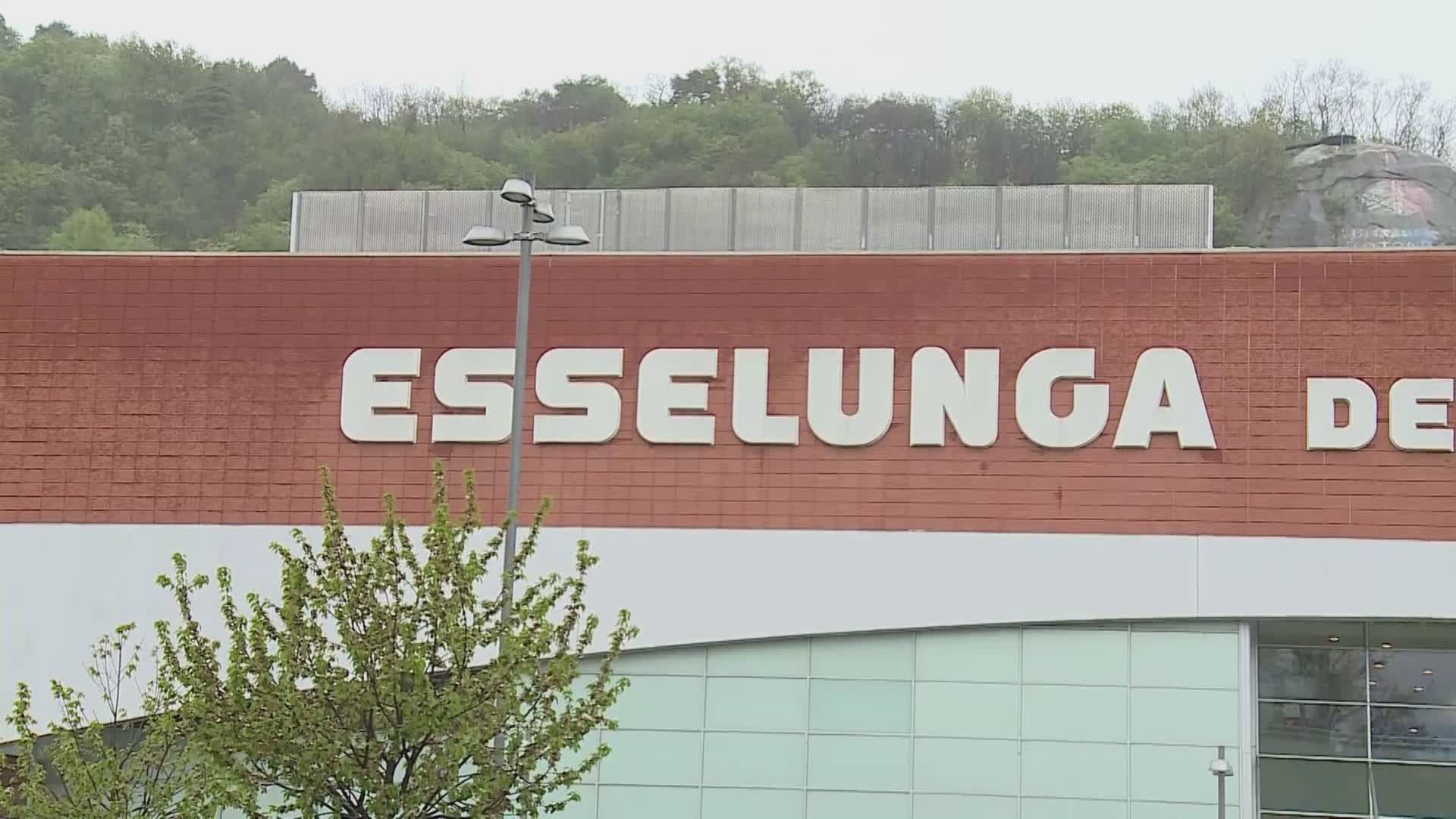 Baby ladri in trasferta da Como a Milano, fermati dopo un furto al supermercato