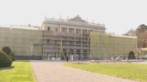 Villa Olmo, ponteggi in fase di smontaggio. Rapinese: “Entro pochi giorni la villa tornerà più bella che mai”