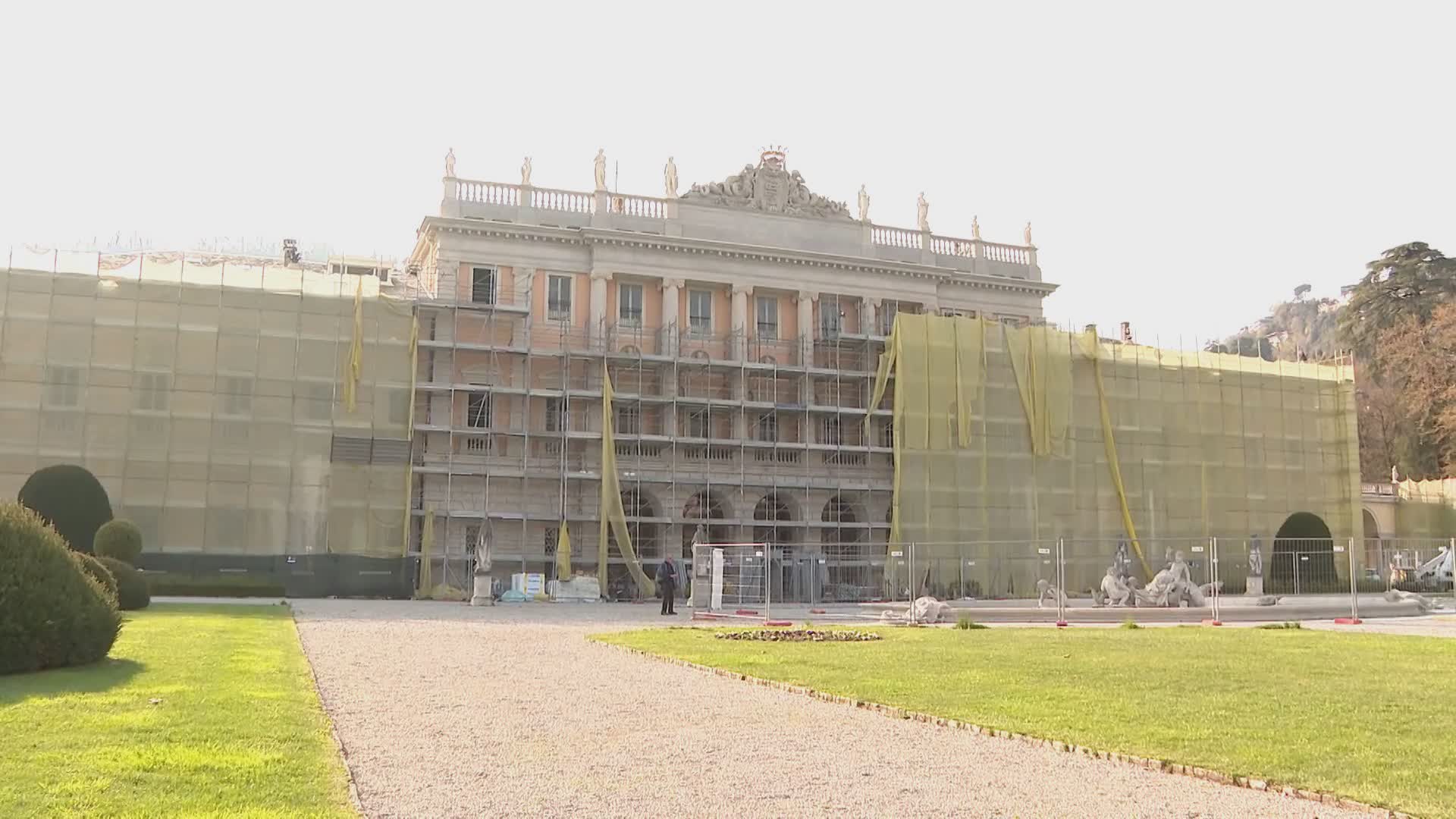 Villa Olmo, ponteggi in fase di smontaggio. Rapinese: “Entro pochi giorni la villa tornerà più bella che mai”