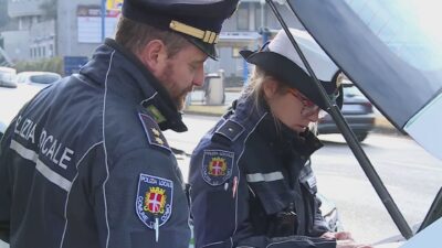 Stretta su e-bike e monopattini elettrici, a Como tre mezzi sequestrati ieri e raffica di multe