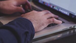 Guerra in Iran, a Como 119 milioni in più per l’elettricità. Diodato: “Minaccia reale per la tenuta delle imprese”