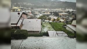 Vento, temporale e grandine, ondata di maltempo in serata sul Lario