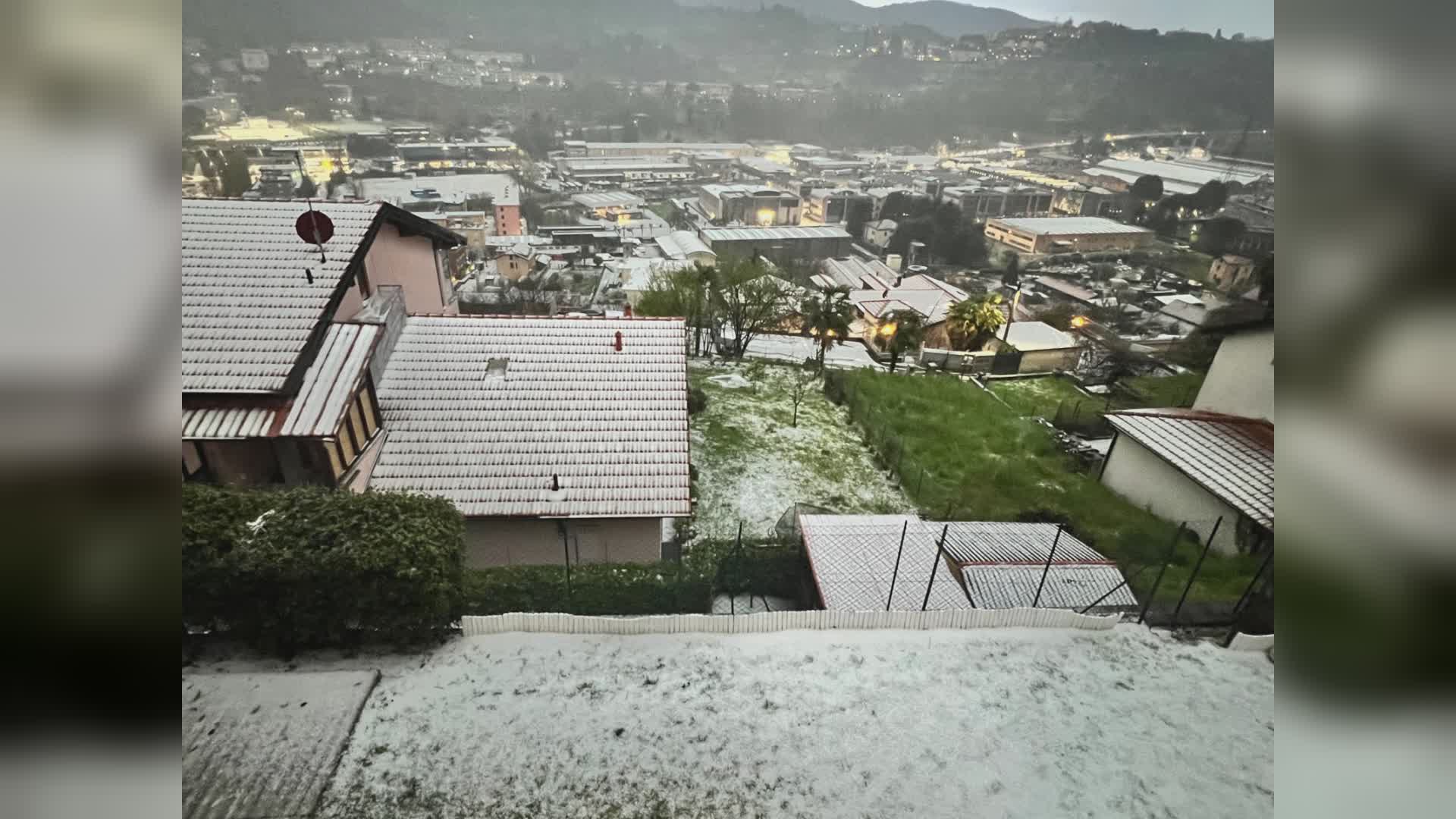 Vento, temporale e grandine, ondata di maltempo in serata sul Lario