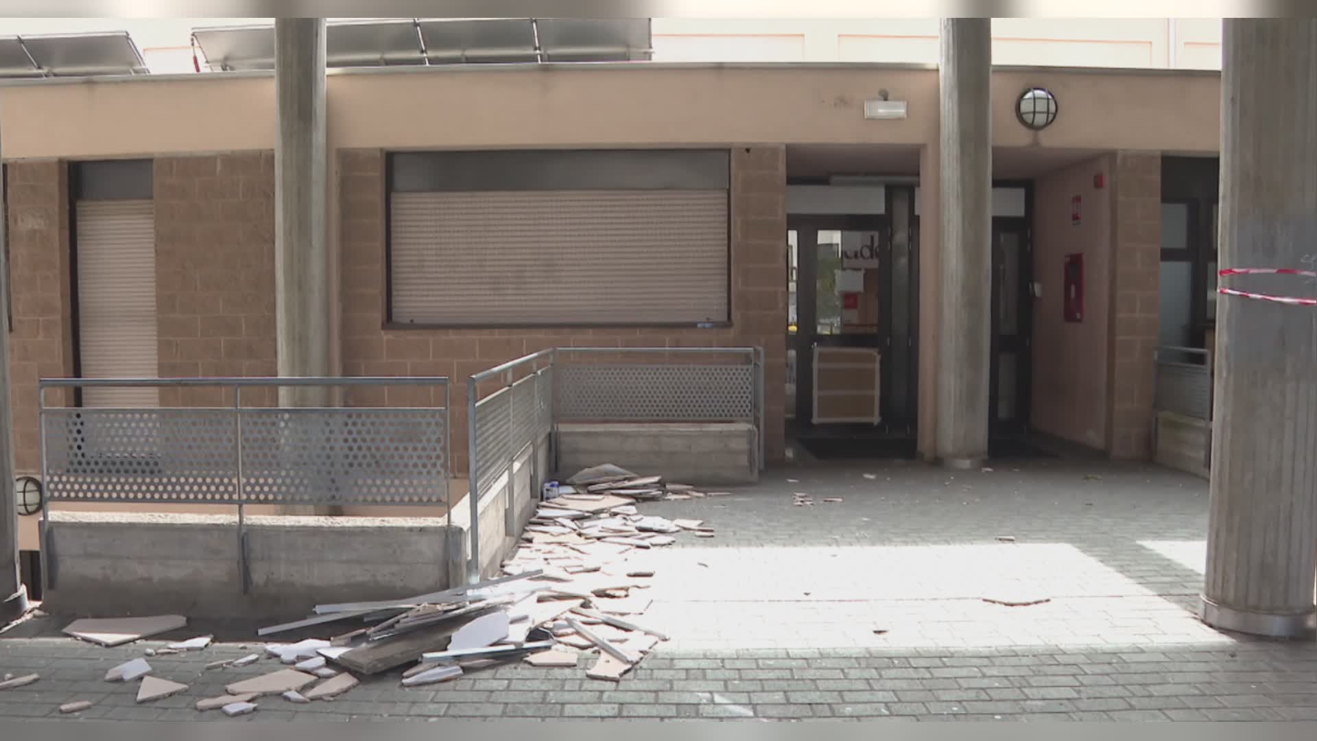 Vento nel Comasco, raffiche fino a 130 km/orari. 100 interventi dei vigili del fuoco