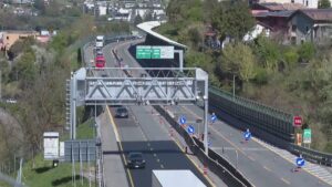 Incidente in A9, code verso la Svizzera: coinvolto un mezzo pesante tra Lomazzo e Fino Mornasco