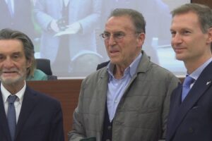 La Regione ha premiato le leggende del basket: canturini in prima fila