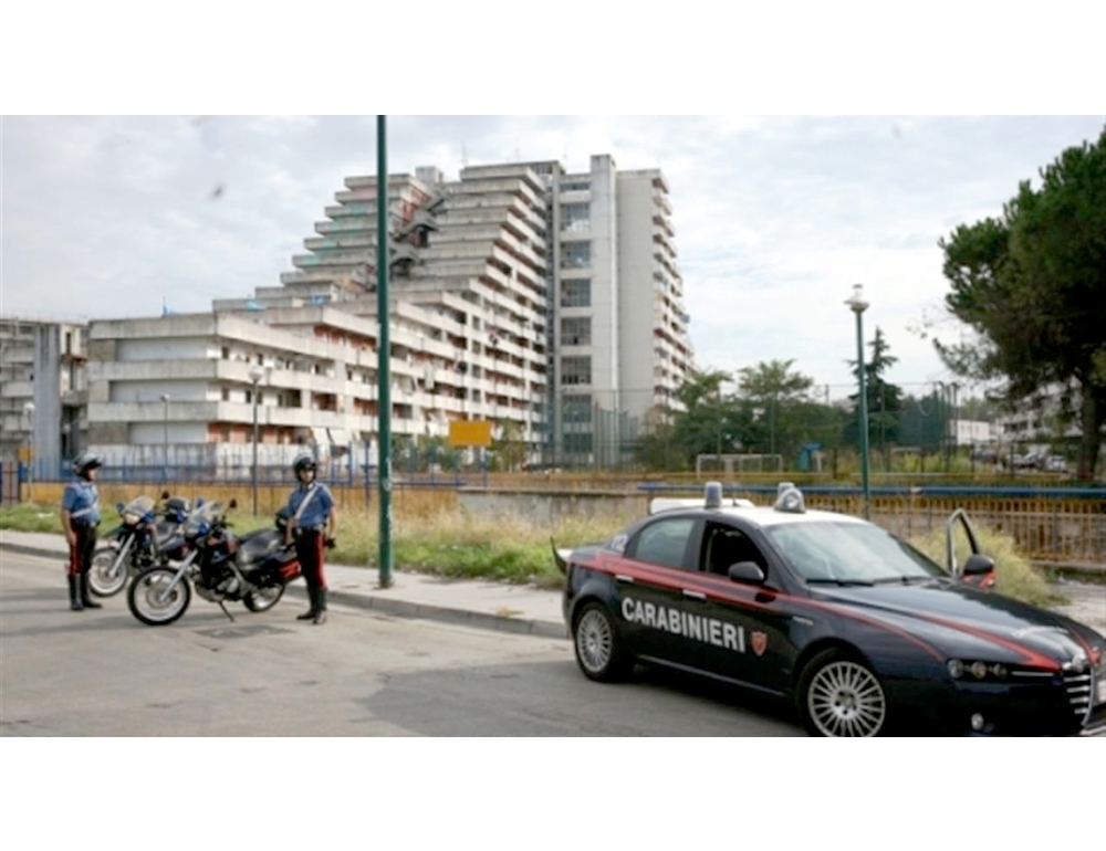 14enne accoltellato nei bagni della scuola a Napoli, due minori denunciati