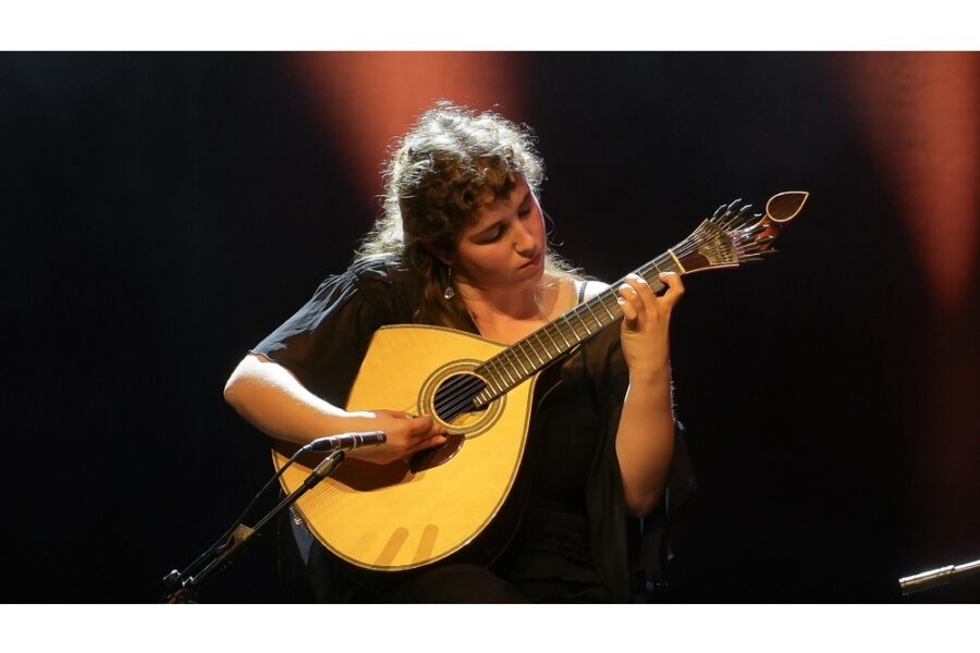 Due giorni con gli artisti della caratteristica chitarra del fado