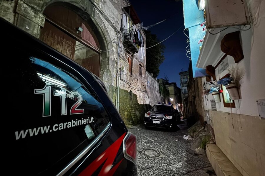 Blitz di Polizia e Carabinieri contro esponenti di diversi clan