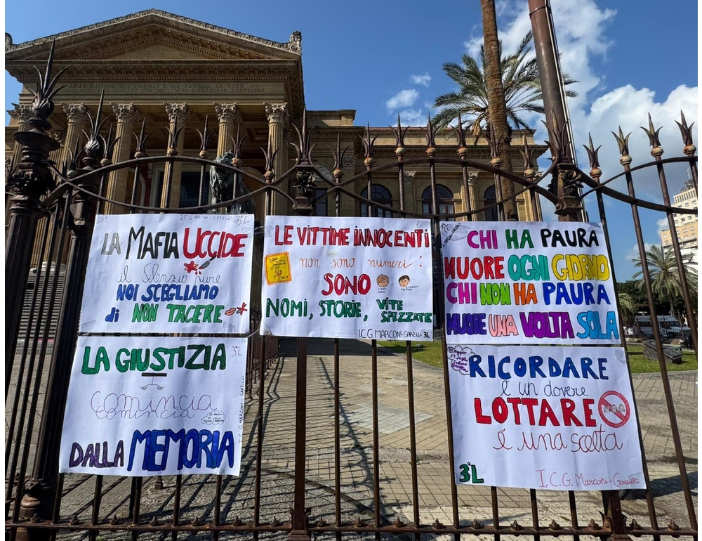 A Palermo gli studenti leggono i mille nomi delle vittime di mafia