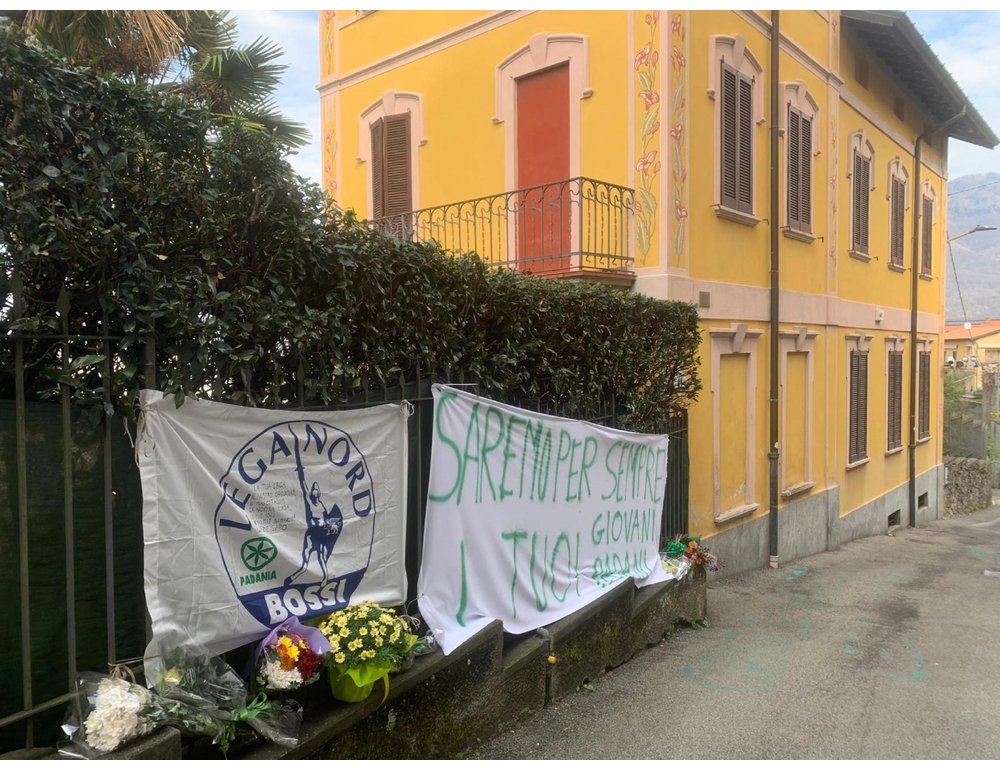 A Pontida già centinaia di militanti della Lega per l’ultimo saluto a Bossi