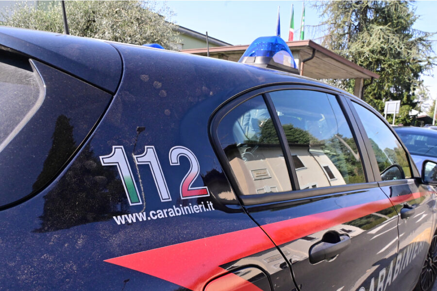 Il giovane avrebbe trasmesso in diretta su Instagram l'aggressione alla prof