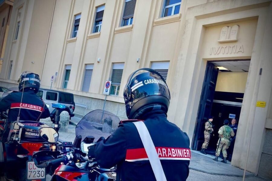 I carabinieri hanno individuato e bloccato un 22enne