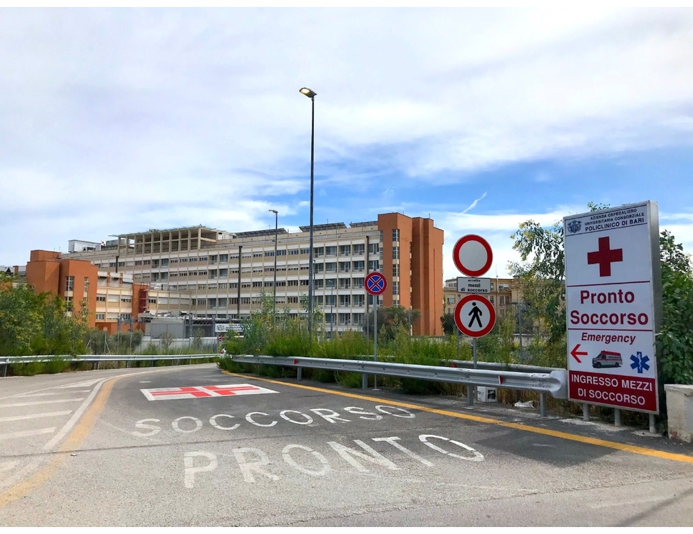 Aggredisce personale sanitario in pronto soccorso Bari, arrestato 41enne