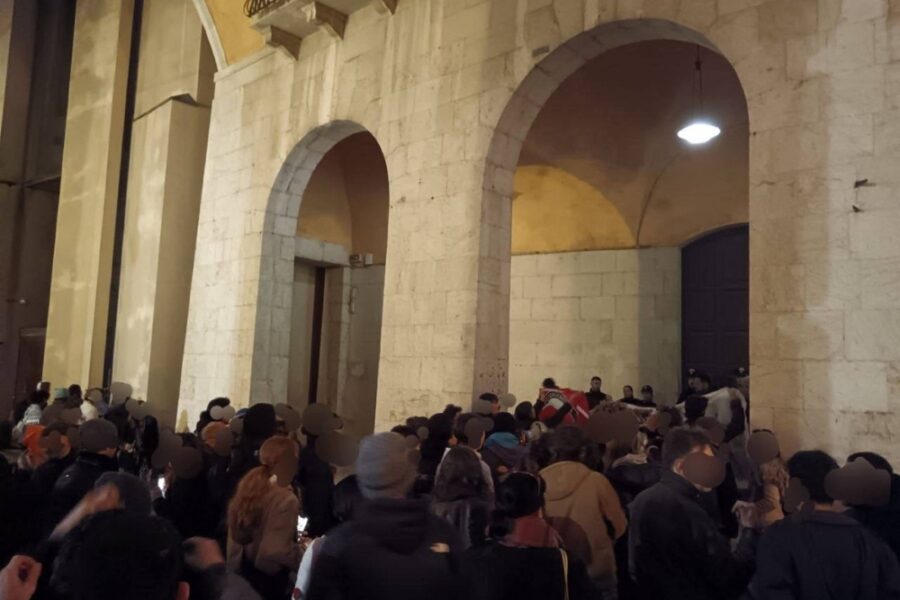 Blitz ad aperitivo studenti della destra