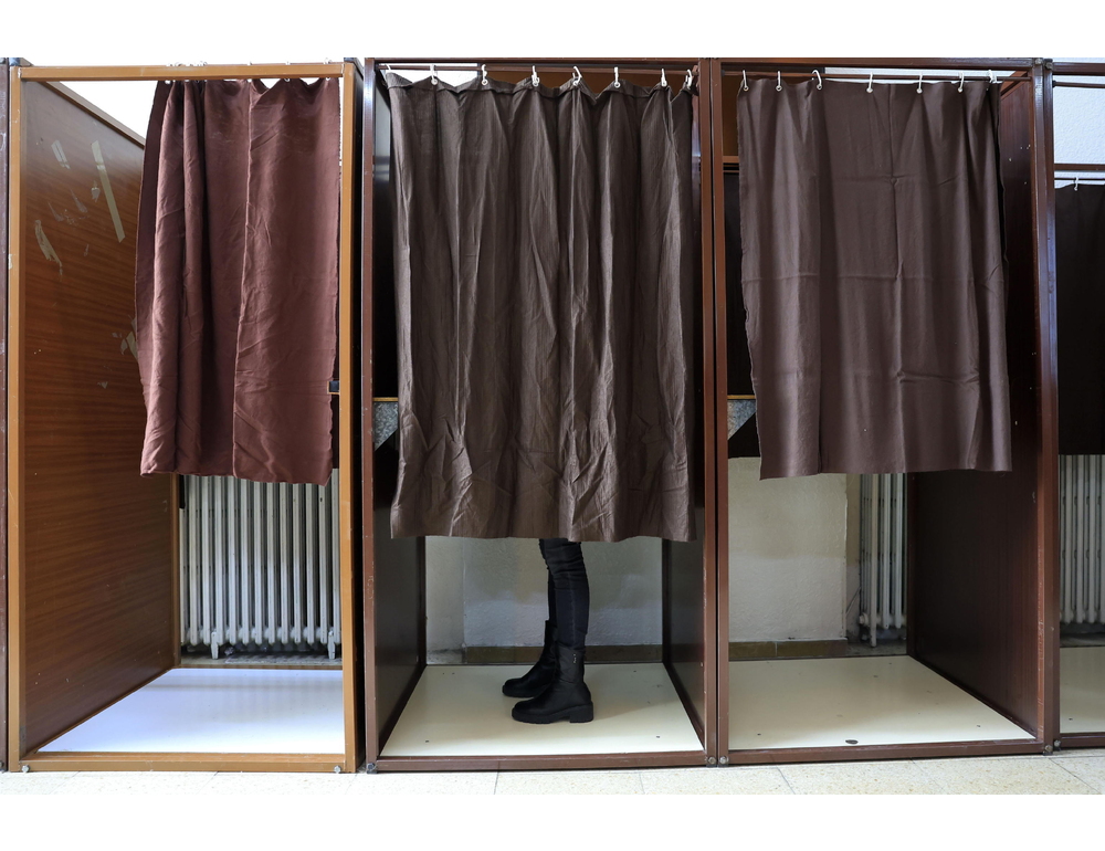 Aperti seggi in Castiglia e Leon, test chiave per Sanchez, Pp e avanzata Vox