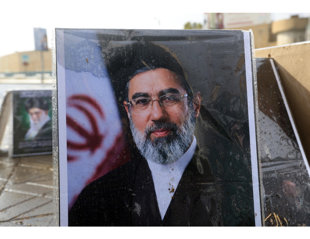 Araghchi, ‘Mojtaba Khamenei sta bene e governa l’Iran’