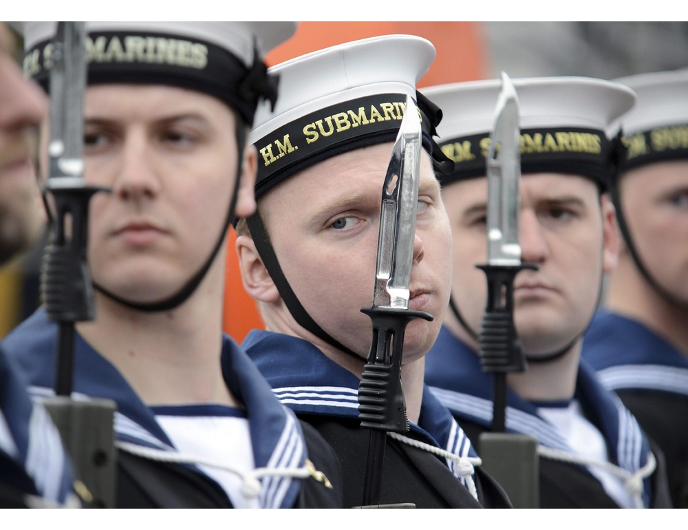 Arrestati due intrusi in una base navale Gb, uno è un iraniano