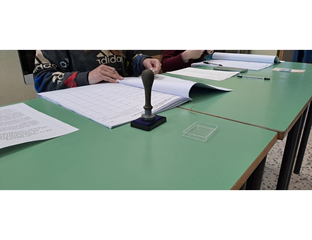 Ascensori fuori uso, seggi spostati al piano terra in due scuole Cagliari