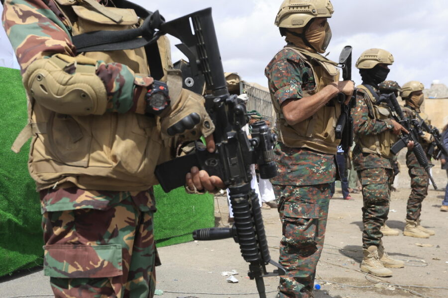 'Si raccomanda alle navi di procedere con cautela nelle suddette aree'