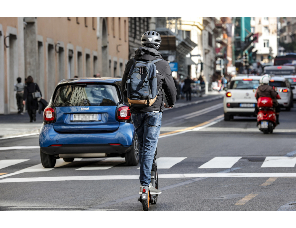 Assoutenti, dal 16 maggio targa e assicurazione obbligatori per monopattini