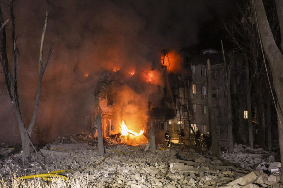 Colpiti edifici residenziali