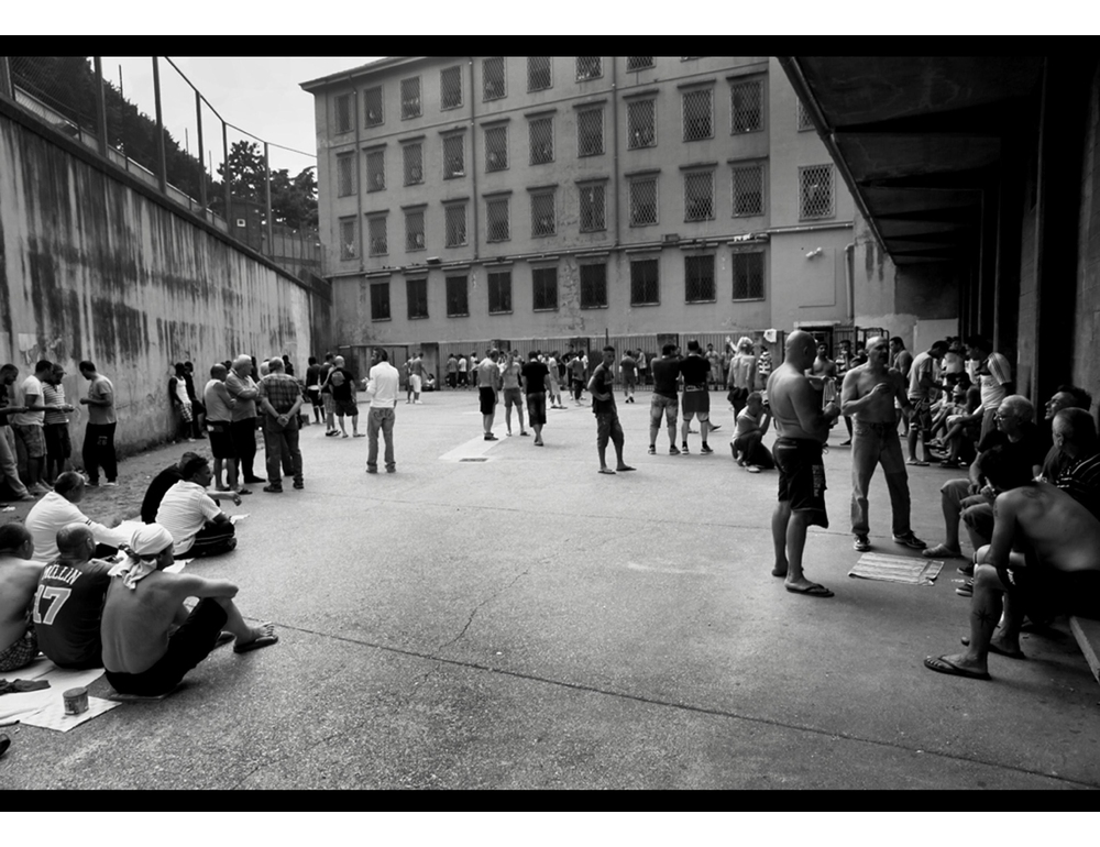 Aumentano i detenuti e le morti in carcere, in calo i suicidi