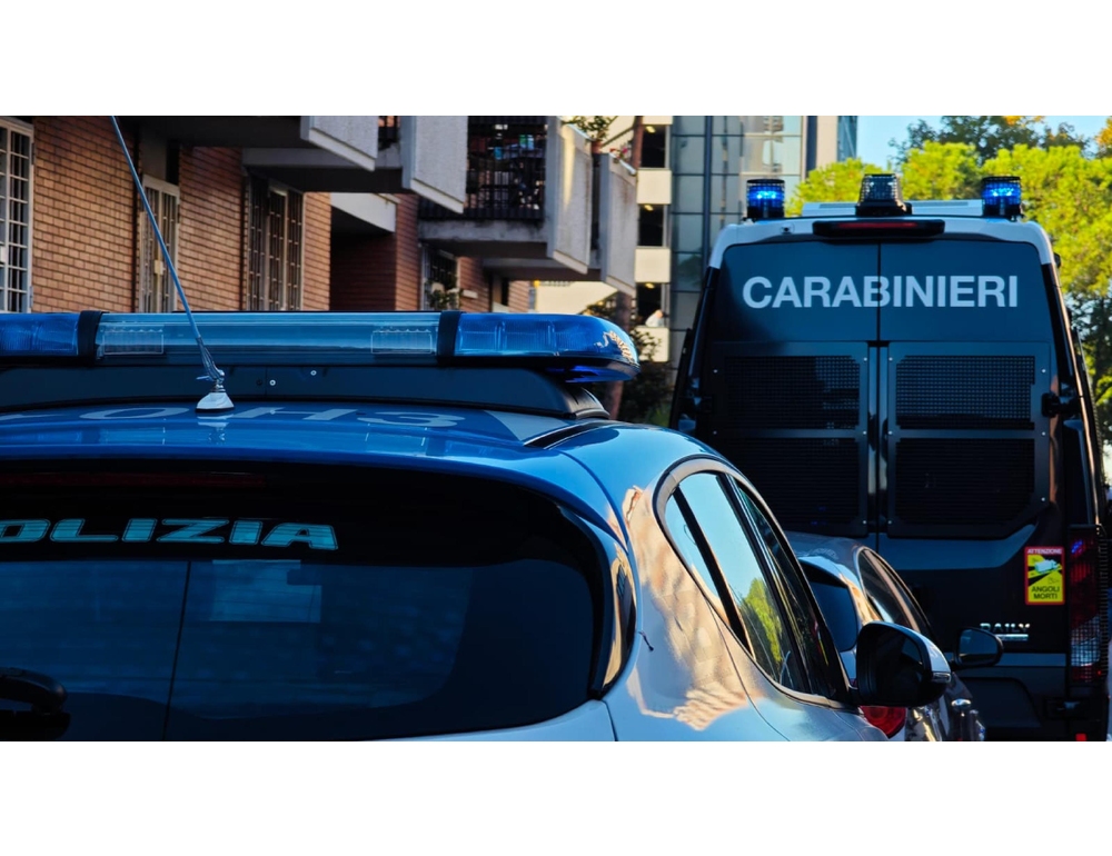 Auto in fuga provoca incidente, morti una coppia e il figlio