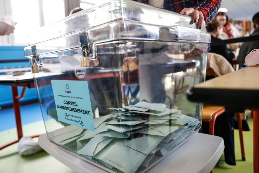 Partito di Le Pen perde a Tolone e Nimes