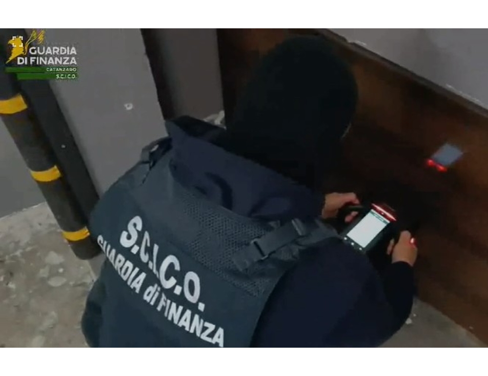 Blitz Guardia di finanza, dal Vibonese traffico di droga in tutta Italia