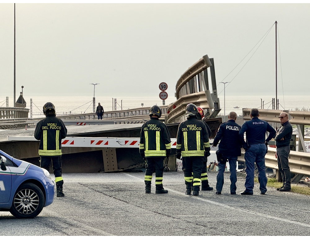 Cede ponte mobile a Livorno, accesso al porto da una sola strada