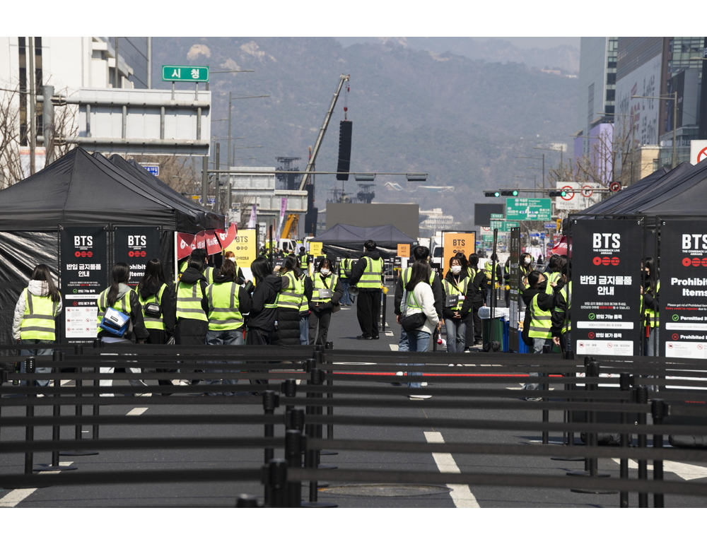 Centinaia di migliaia di fan a Seul per il ritorno dei Bts