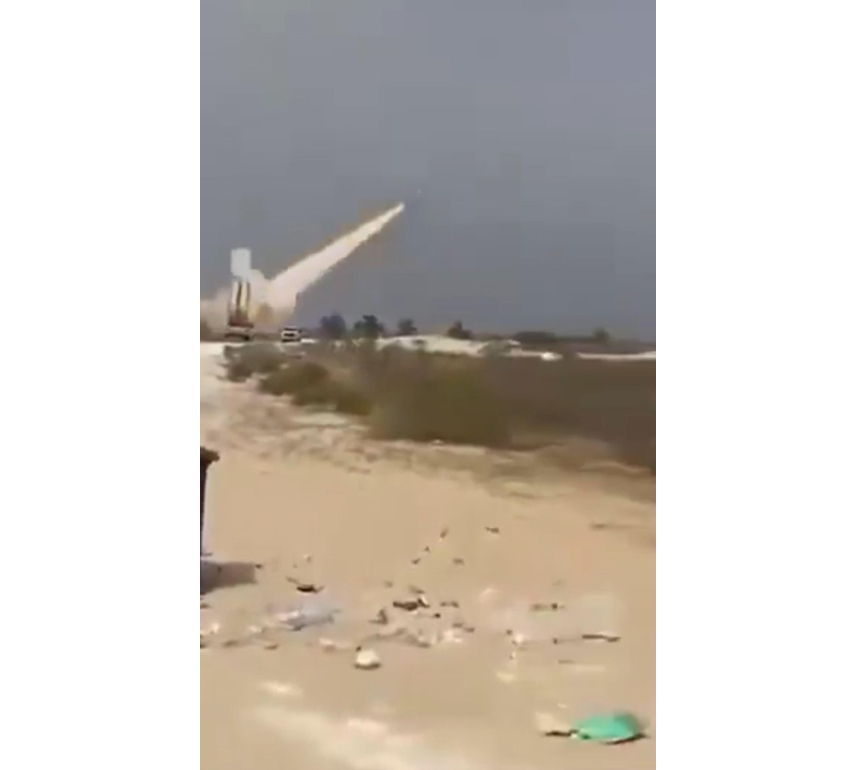 Colonna di fumo dall’ambasciata statunitense a Kuwait City