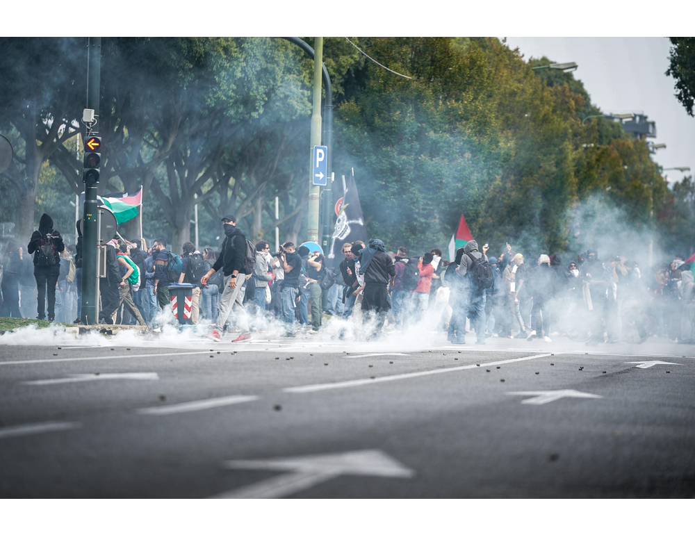 Colpito da lacrimogeno durante corteo a Torino, chiesta archiviazione