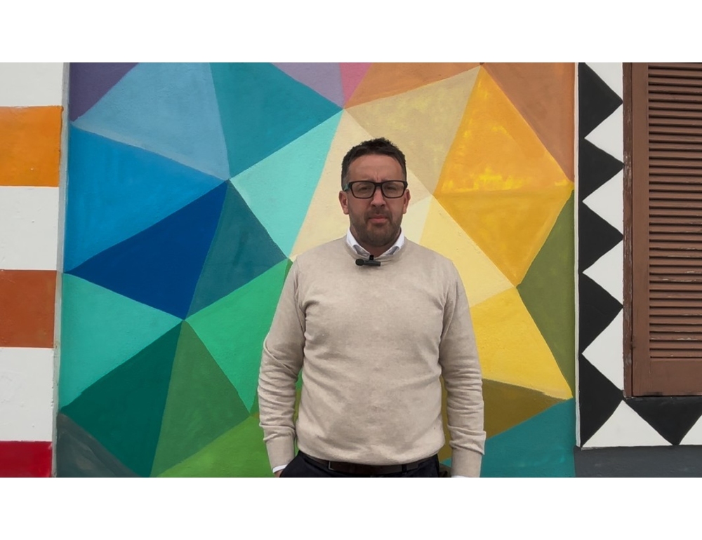 ‘Compiti in comunità’, il borgo dei murales dice no a spopolamento