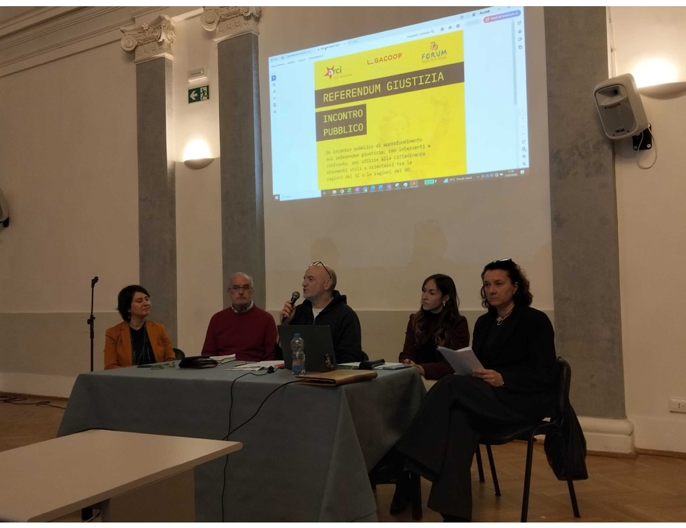 Confronto su referendum: "riforma divisiva", "non ci sono pericoli"