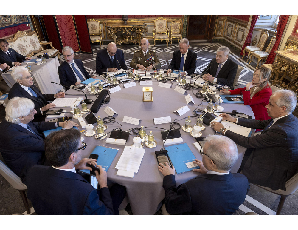 Consiglio supremo richiama articolo 11, Italia non partecipa a guerra