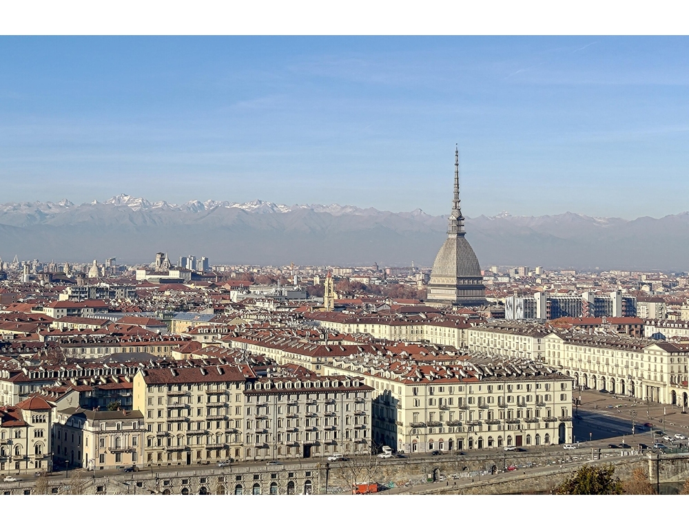 Coppia iraniana a Torino, bloccati da un anno senza permesso soggiorno