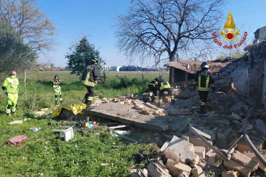 Vittime sono un uomo e una donna. Ricerche per escludere altre persone coinvolte