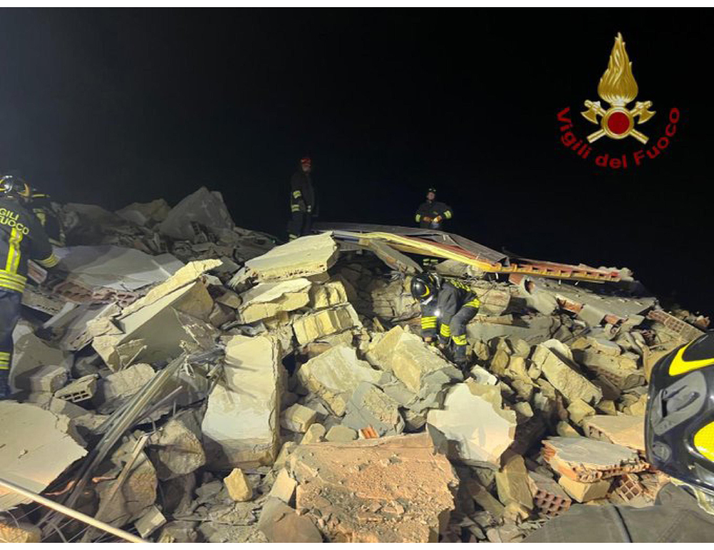 Crollo palazzina disabitata a Licata, nessuno sotto le macerie