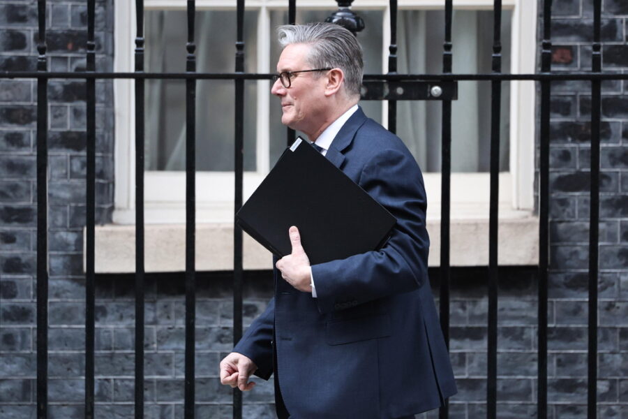 Sinistra radicale testa a testa con Farage. Su governo pesa guerra e manovra correttiva