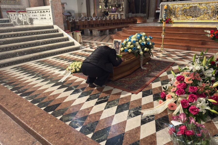 La figlia in lacrime