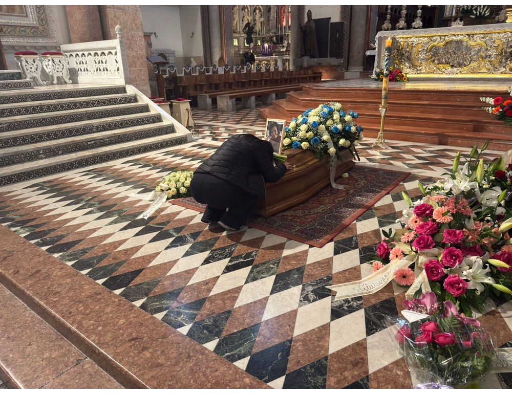 Duomo gremito per i funerali di Daniela Zinnanti uccisa a Messina