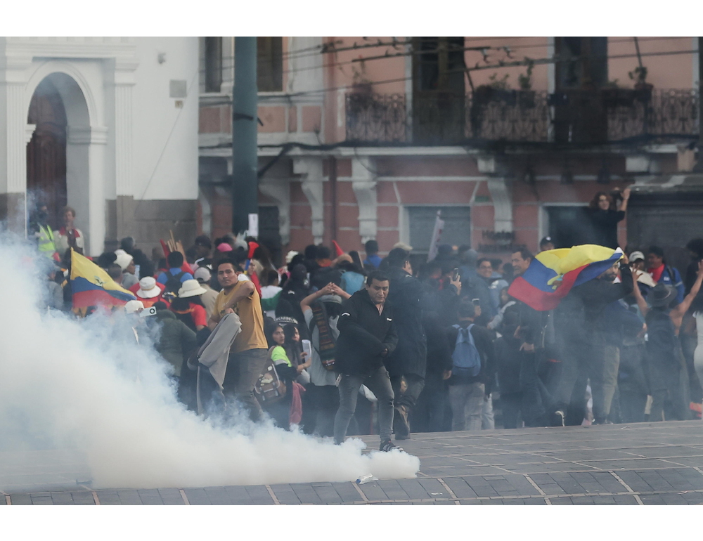 Ecuador, oltre 250 arresti nel primo giorno di coprifuoco anticrimine