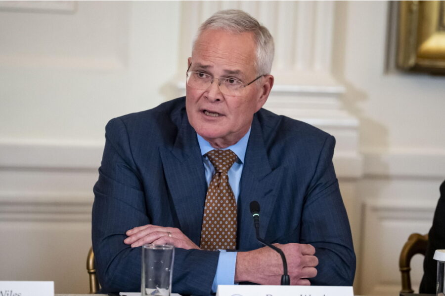 Cambio di rotta dopo le critiche a Trump sui rischi per gli investimenti a Caracas