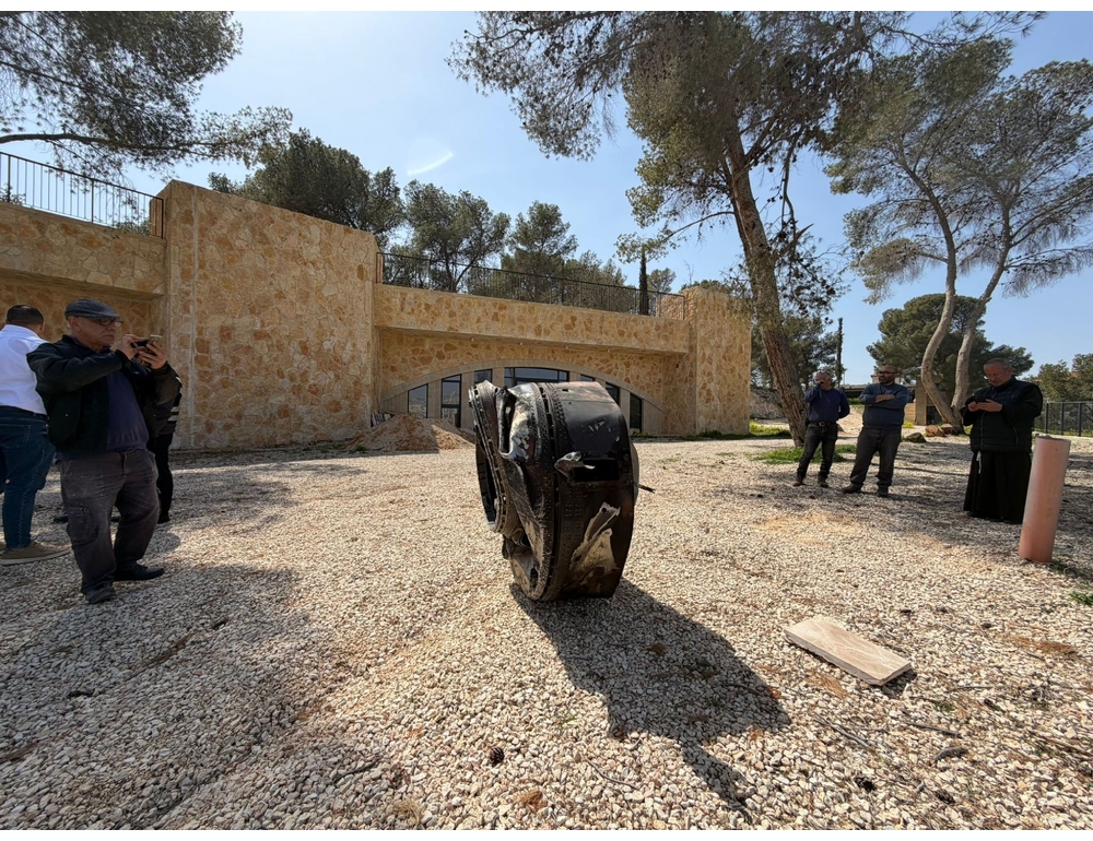 Frammenti di missile su scuola elementare della Custodia a Gerusalemme
