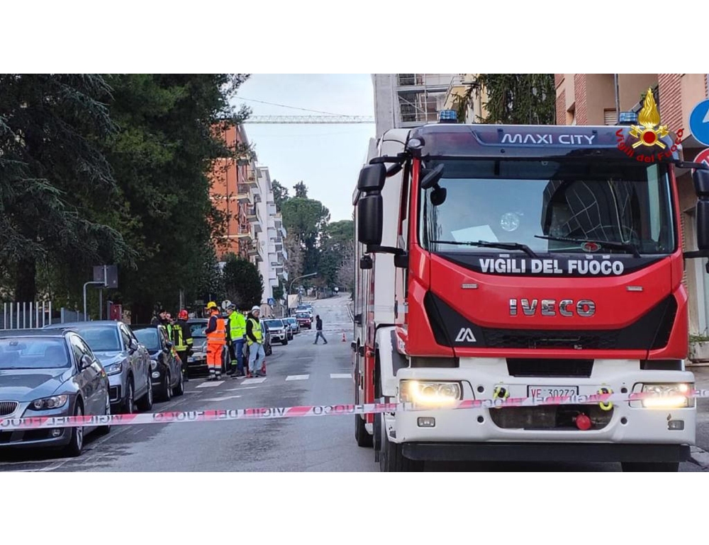 Fuga di gas in un’azienda nel Bresciano, cinque lavoratori intossicati