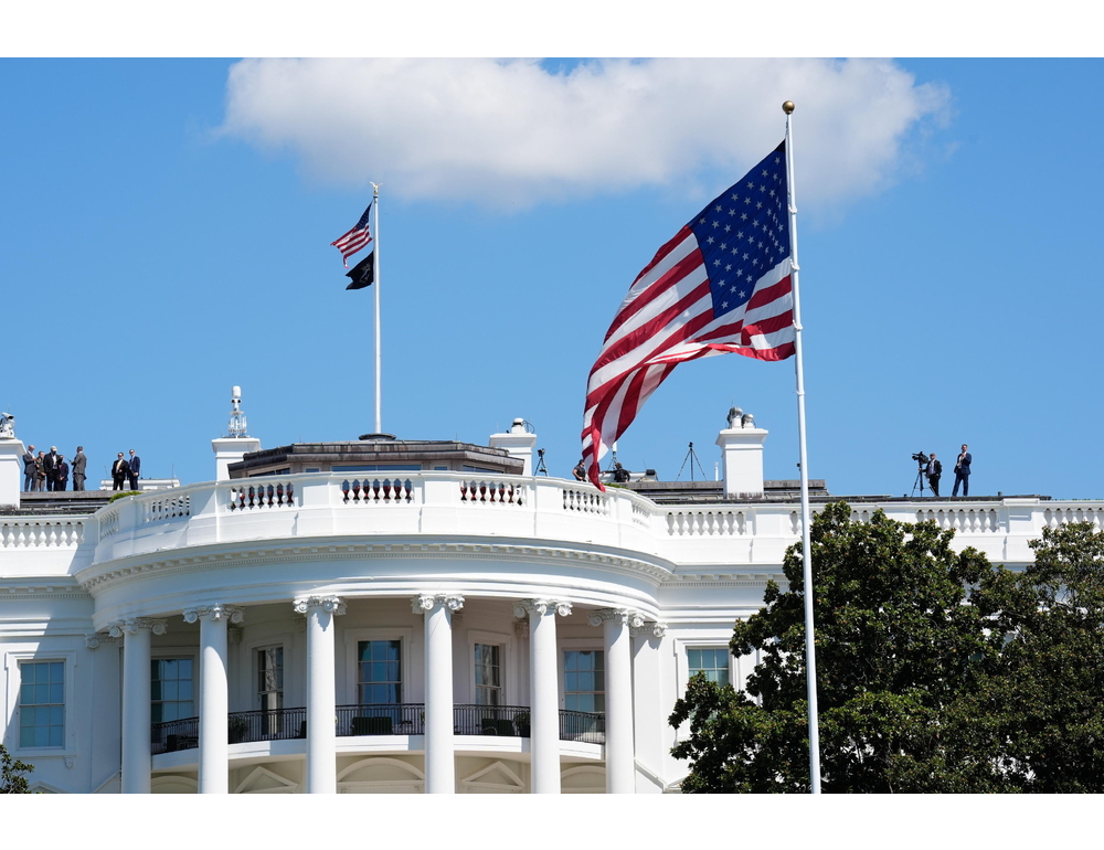 Furgone si schianta contro barriera a Washington, chiusa area Casa Bianca