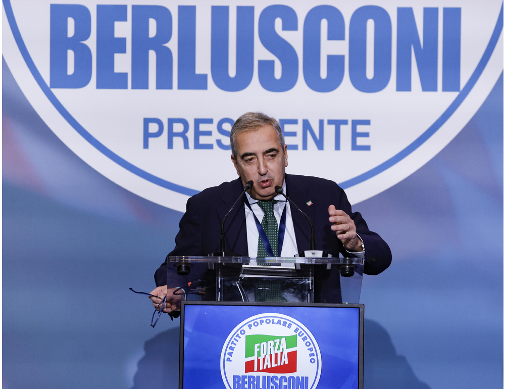 Gasparri si dimetterà in giornata da capogruppo di FI al Senato