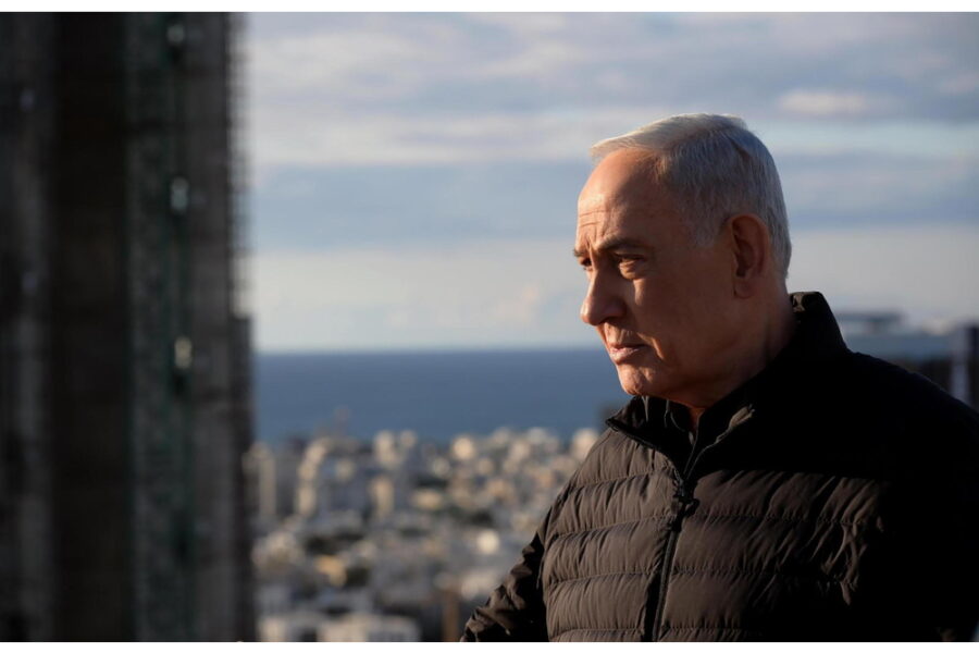 Enormi schegge colpiscono abitazione e scuola chassidica